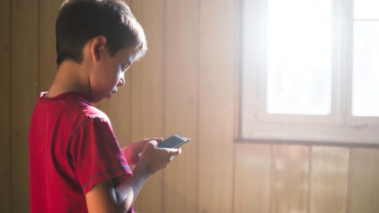 adultizacao-como-a-tecnologia-pode-ajudar